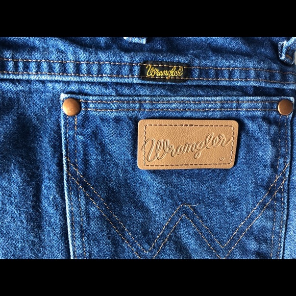 Lace trim Wrangler shorts - Picture 4 of 6